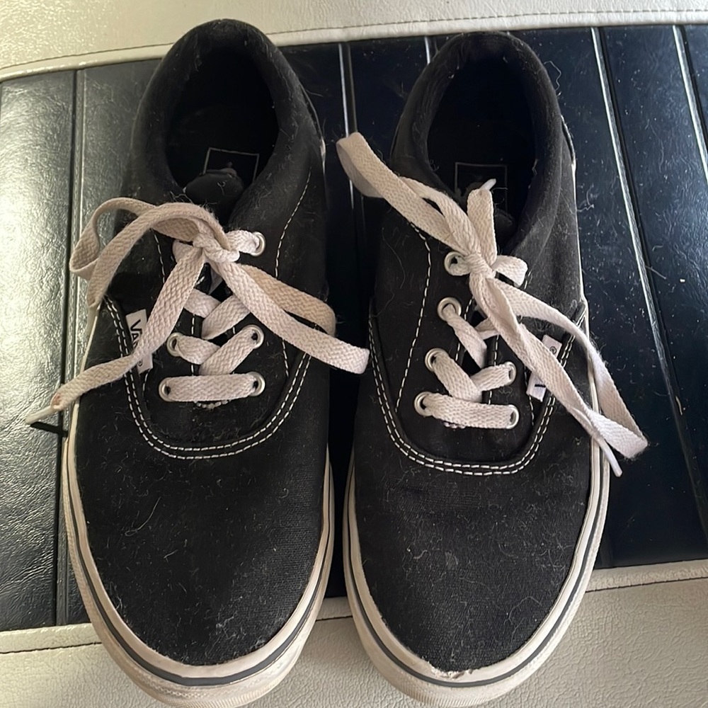 Youth Vans Black Sneaker size youth 2.5
